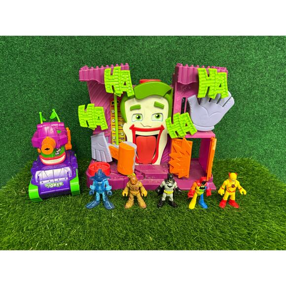 Fisher-Price Imaginext DC Super Friends The Joker's Fun House 2009 w/ Figures - Picture 1 of 9
